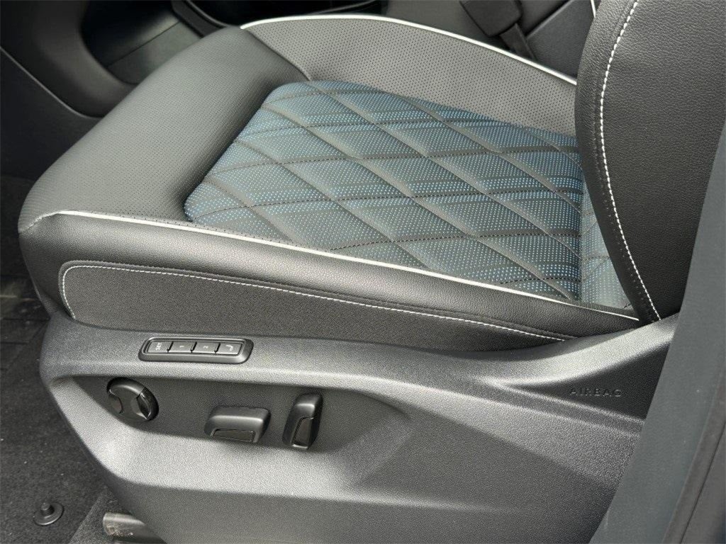 2025 Volkswagen Atlas Cross Sport 2.0T SEL Premium R-Line