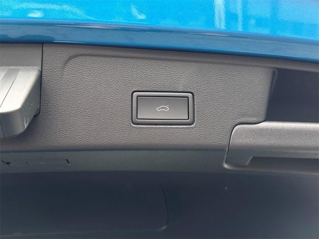 2025 Volkswagen Atlas Cross Sport 2.0T SEL Premium R-Line