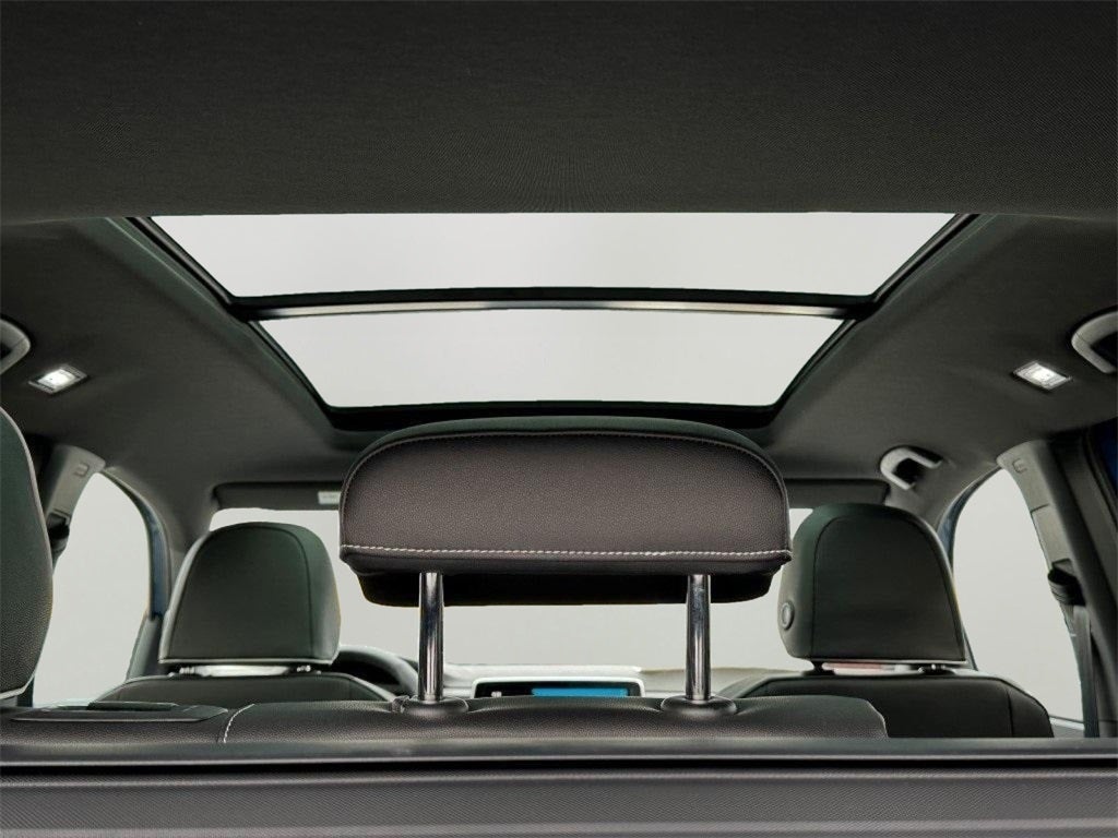 2025 Volkswagen Atlas Cross Sport 2.0T SEL Premium R-Line