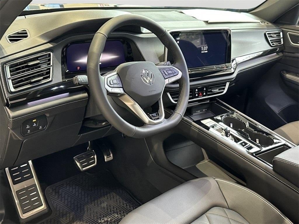 2025 Volkswagen Atlas Cross Sport 2.0T SEL Premium R-Line