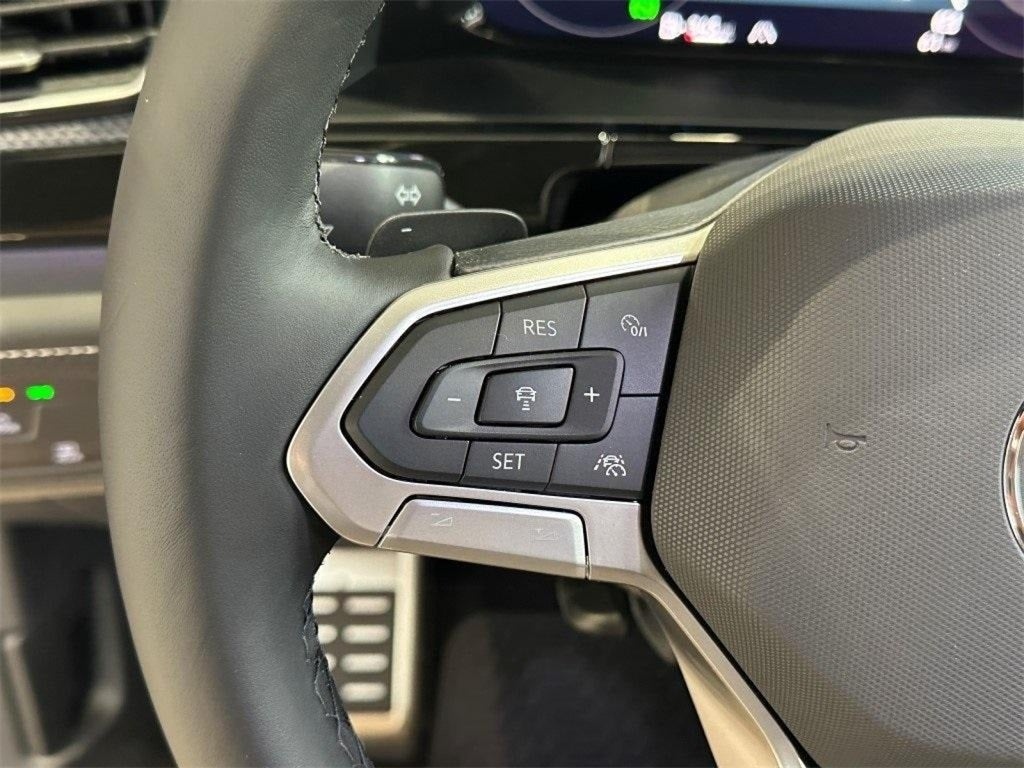 2025 Volkswagen Atlas Cross Sport 2.0T SEL Premium R-Line