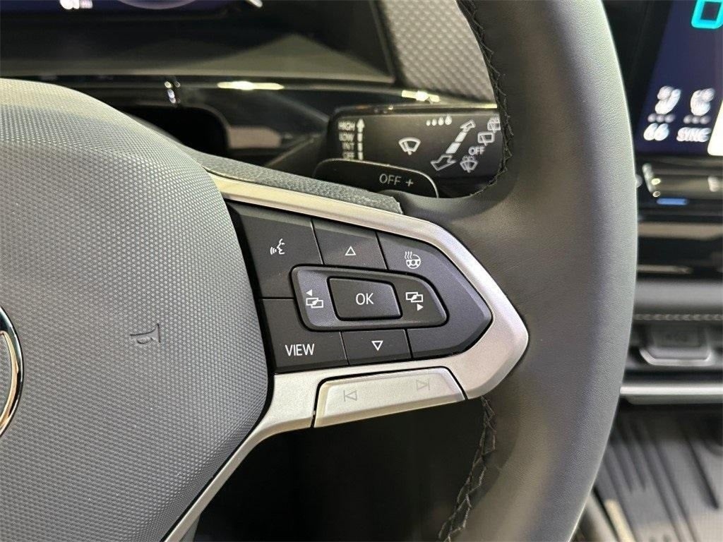 2025 Volkswagen Atlas Cross Sport 2.0T SEL Premium R-Line