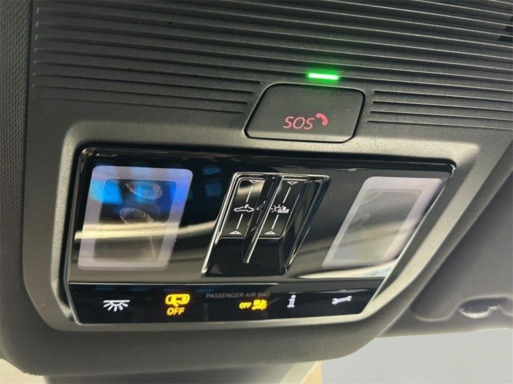 2025 Volkswagen Atlas Cross Sport 2.0T SEL Premium R-Line