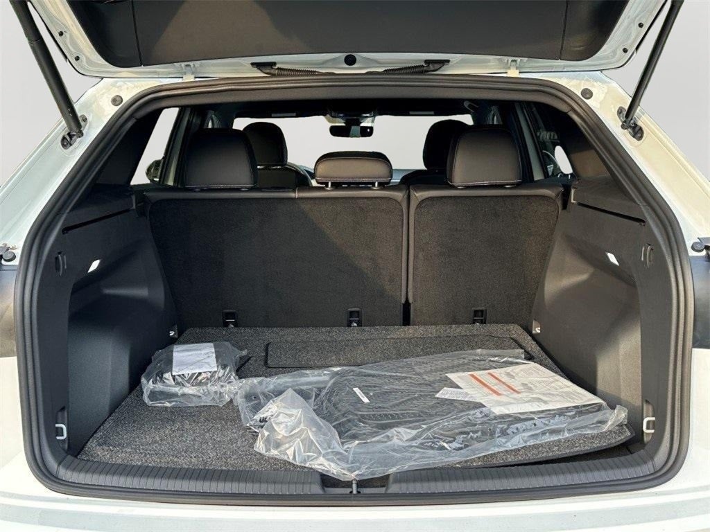 2025 Volkswagen Atlas Cross Sport 2.0T SE