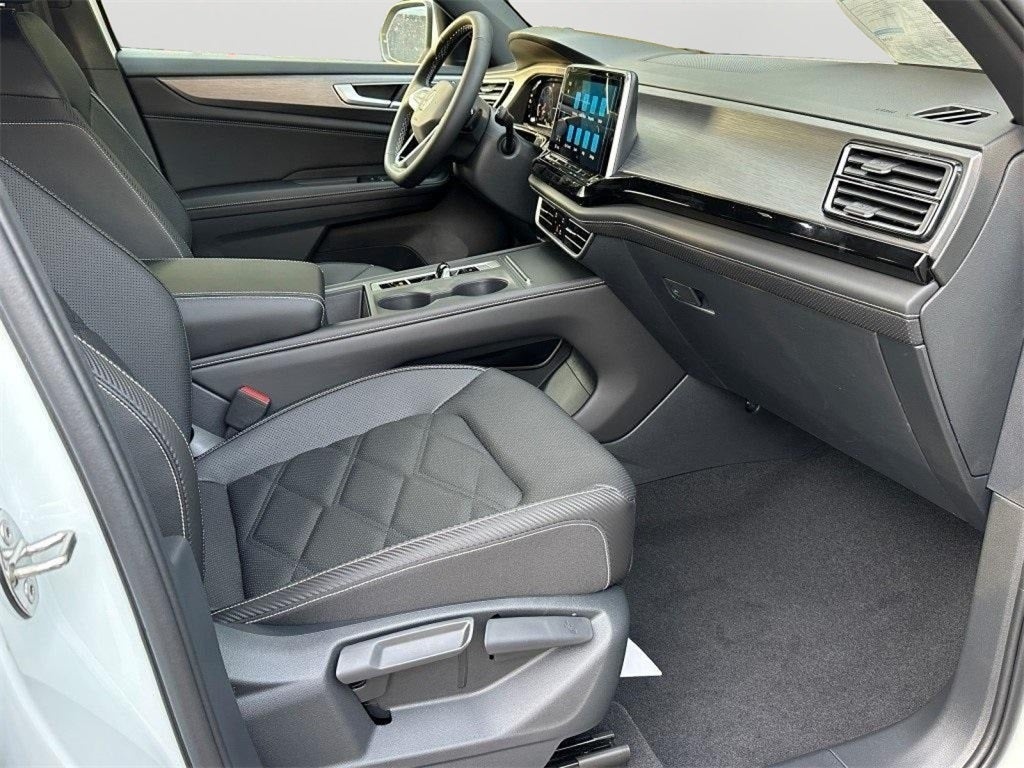 2025 Volkswagen Atlas Cross Sport 2.0T SE