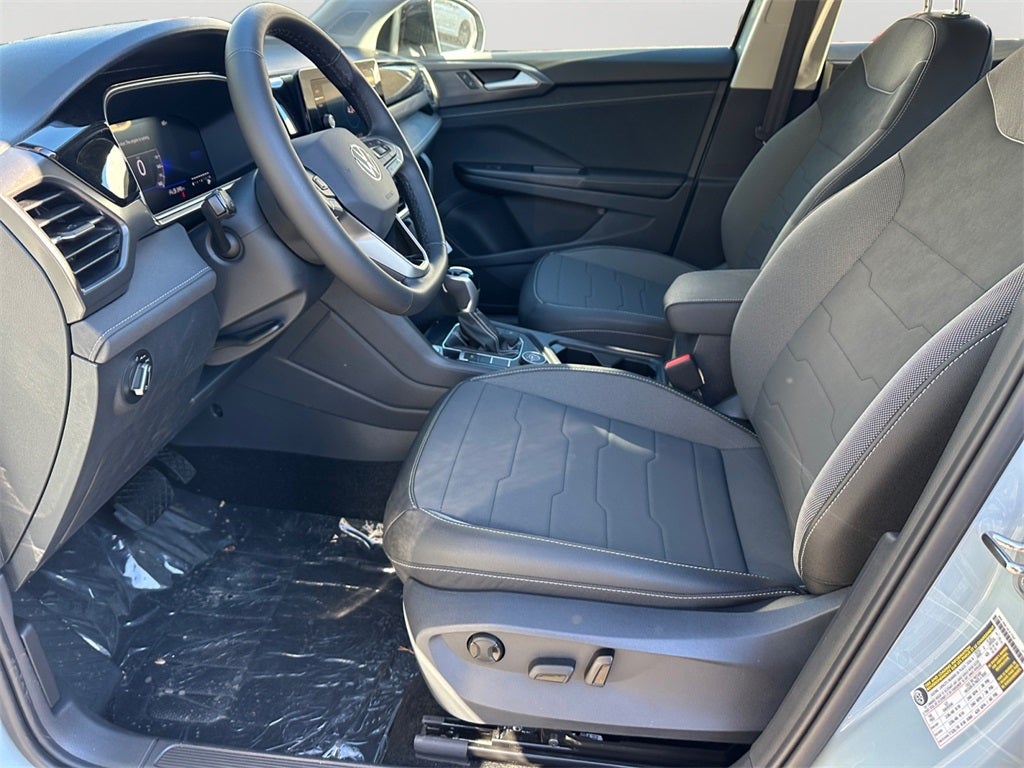 2025 Volkswagen Taos 1.5T SE Black