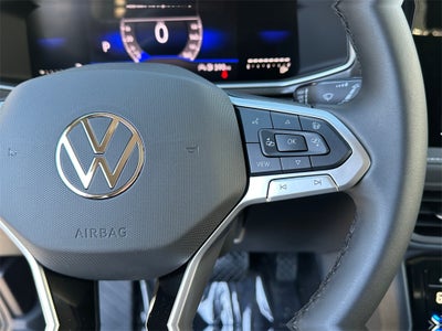 2025 Volkswagen Taos 1.5T SE Black