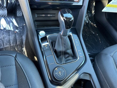 2025 Volkswagen Taos 1.5T SE Black