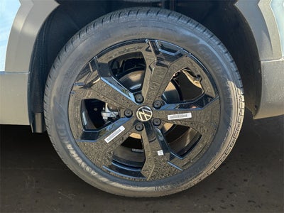 2025 Volkswagen Taos 1.5T SE Black