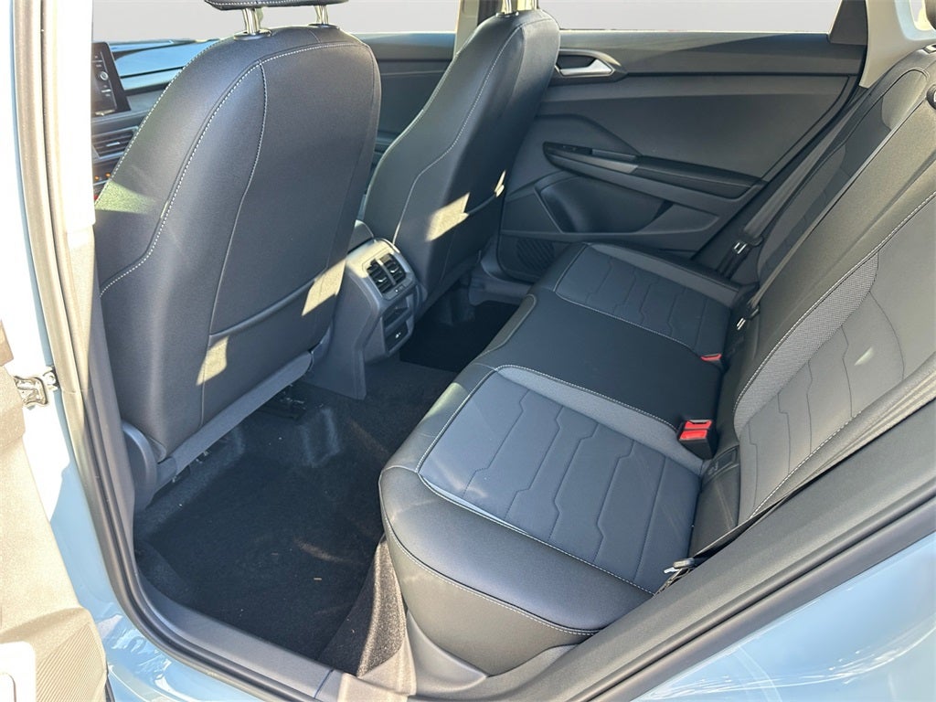 2025 Volkswagen Taos 1.5T SE Black