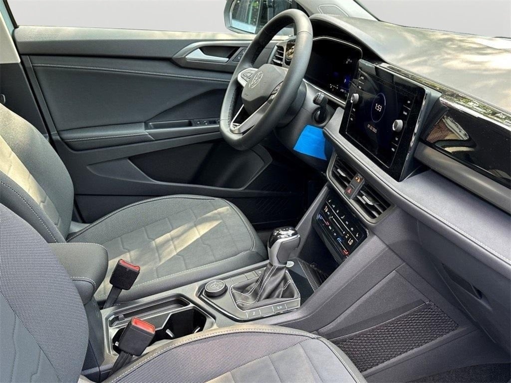 2025 Volkswagen Taos 1.5T SE Black