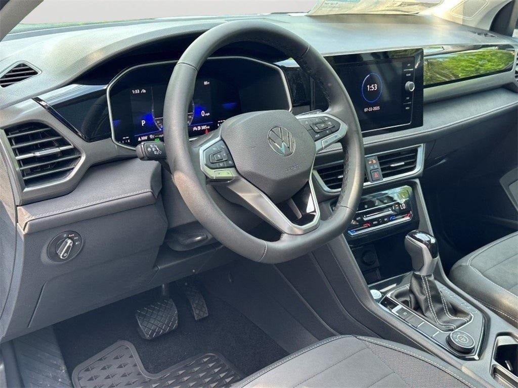 2025 Volkswagen Taos 1.5T SE Black