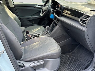 2025 Volkswagen Taos 1.5T SE Black