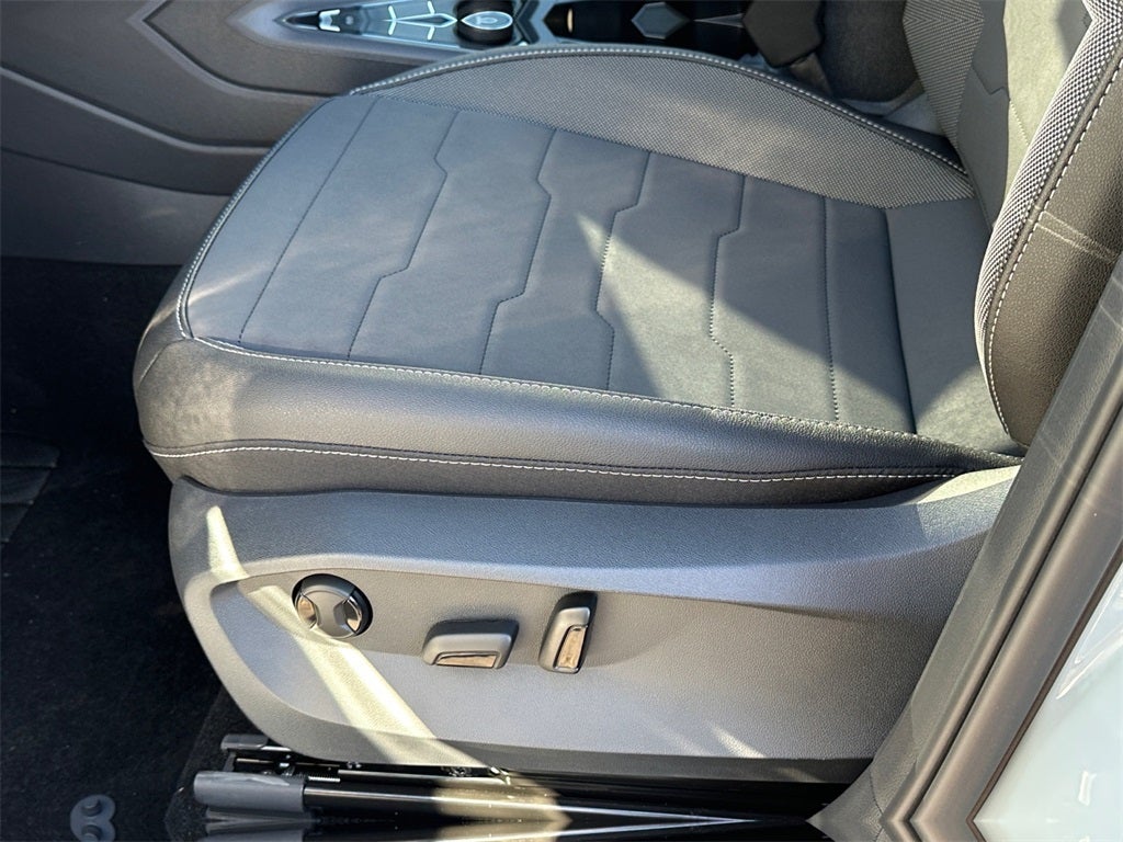 2025 Volkswagen Taos 1.5T SE Black