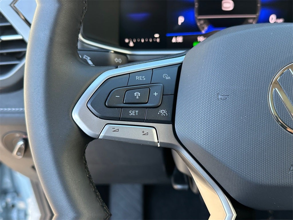 2025 Volkswagen Taos 1.5T SE Black