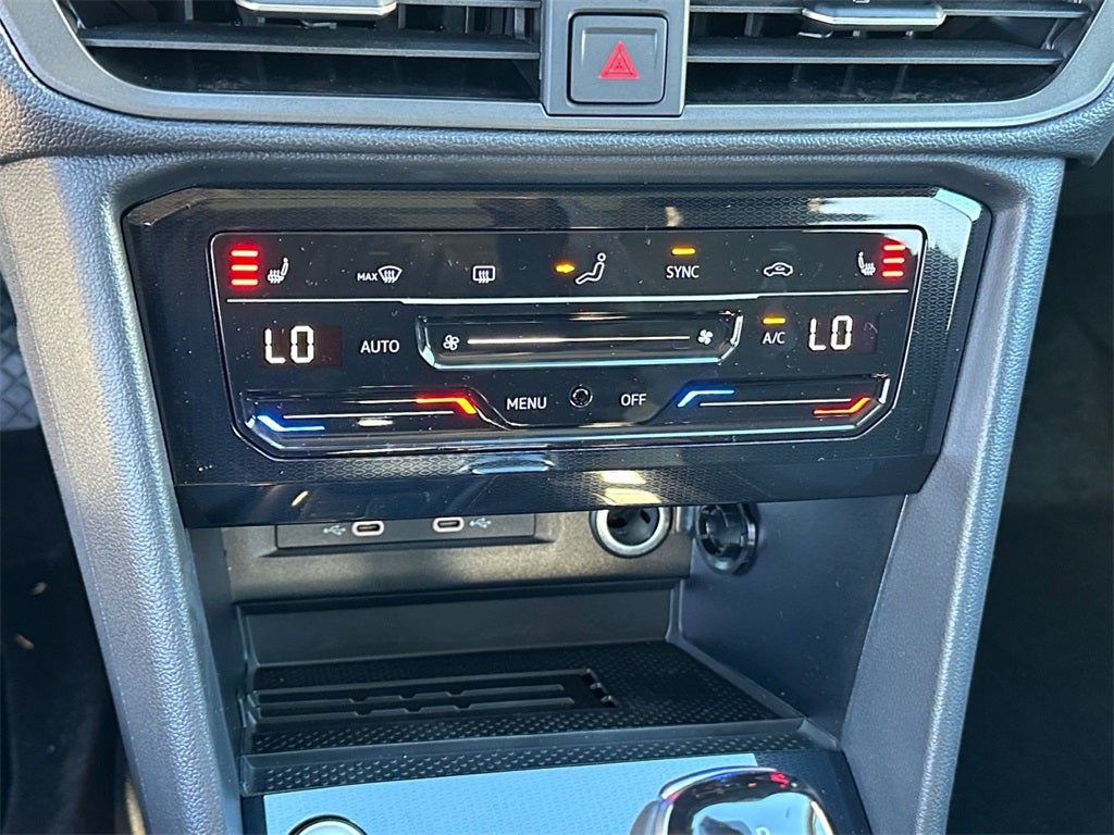 2025 Volkswagen Taos 1.5T SE Black