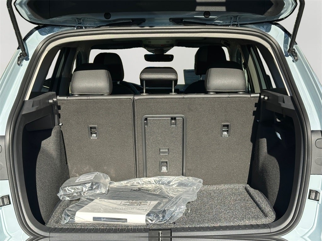 2025 Volkswagen Taos 1.5T SE Black