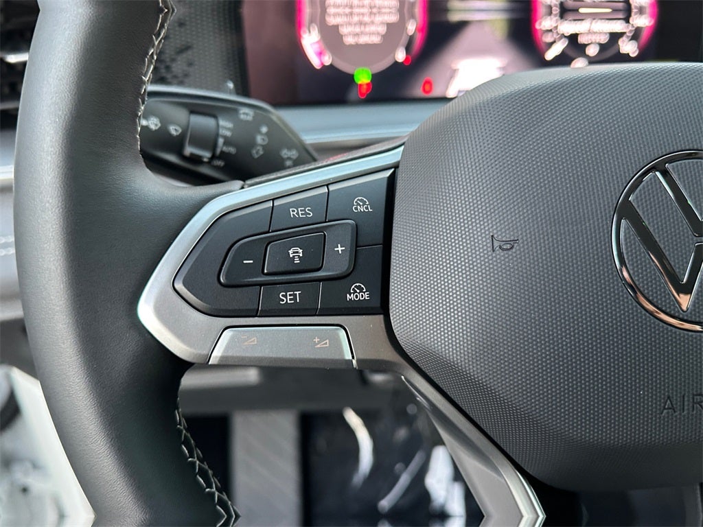 2025 Volkswagen Tiguan 2.0T SE