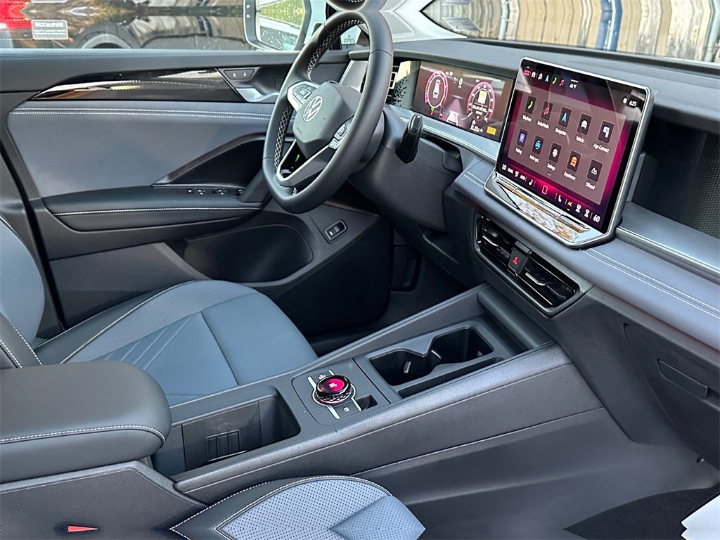 2025 Volkswagen Tiguan 2.0T SE