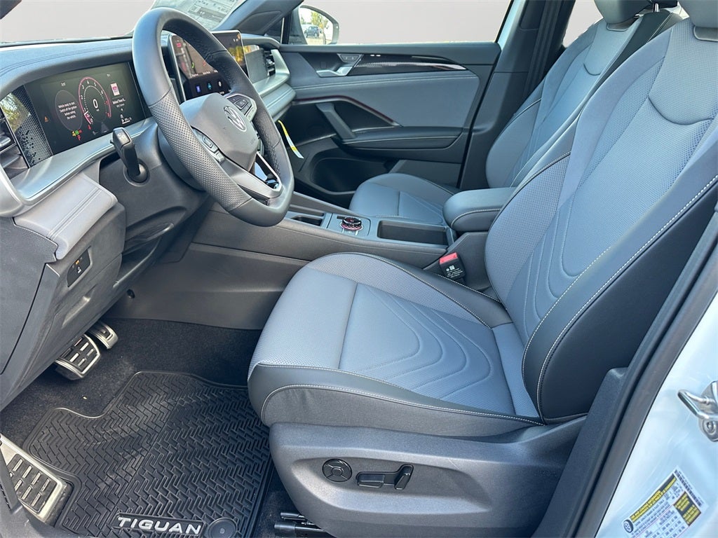 2025 Volkswagen Tiguan 2.0T SE R-Line Black