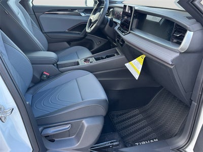 2025 Volkswagen Tiguan 2.0T SE R-Line Black
