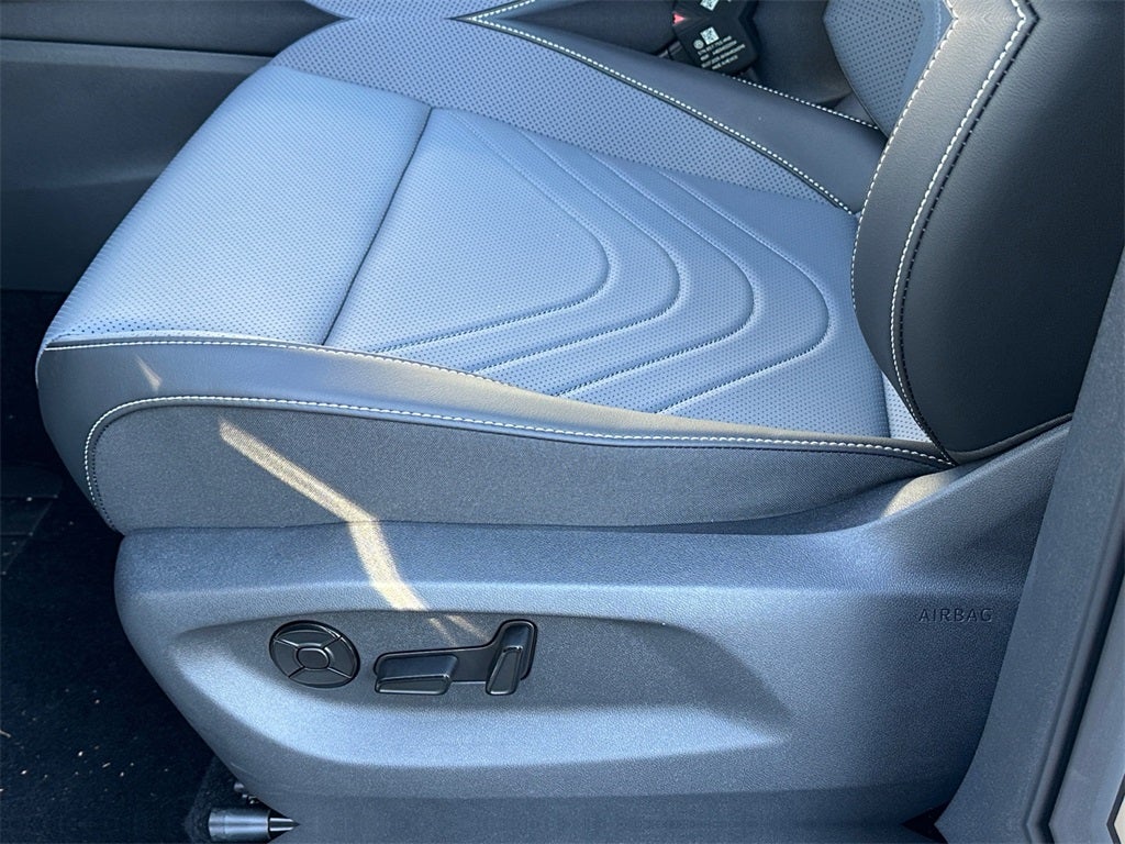 2025 Volkswagen Tiguan 2.0T SE R-Line Black