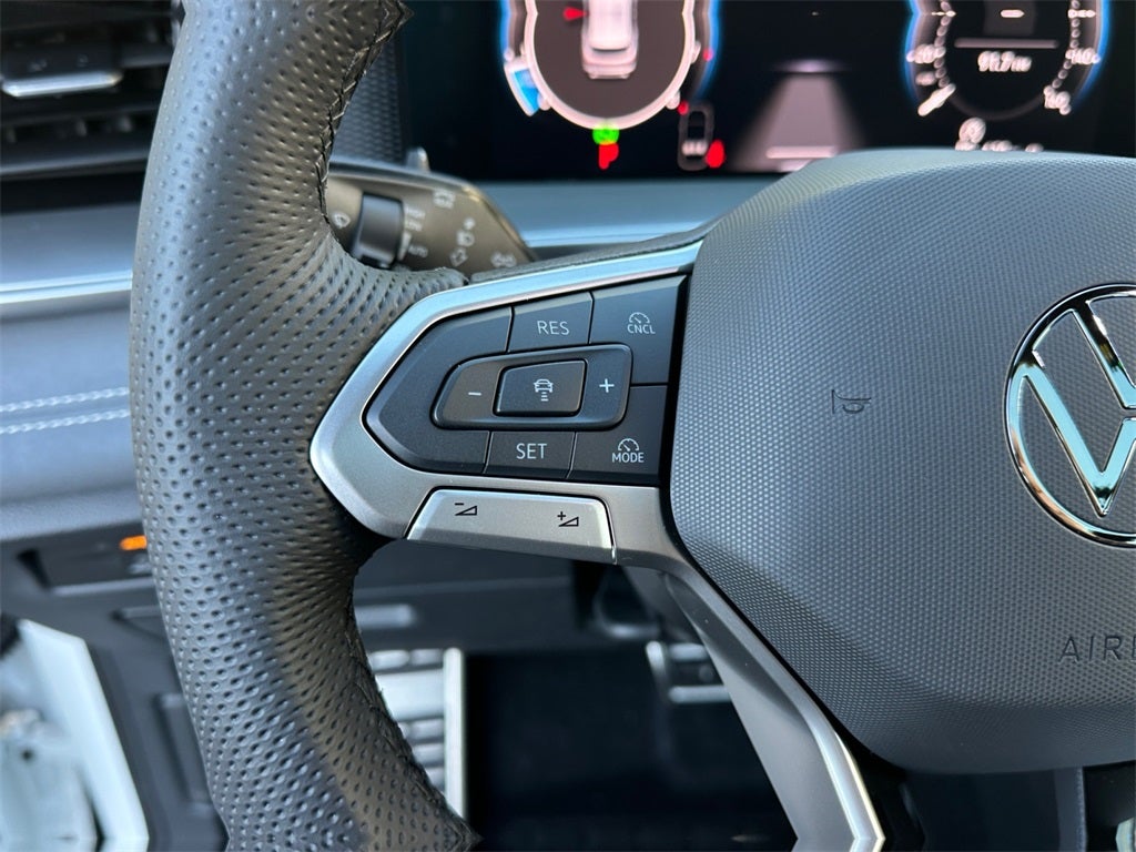 2025 Volkswagen Tiguan 2.0T SE R-Line Black