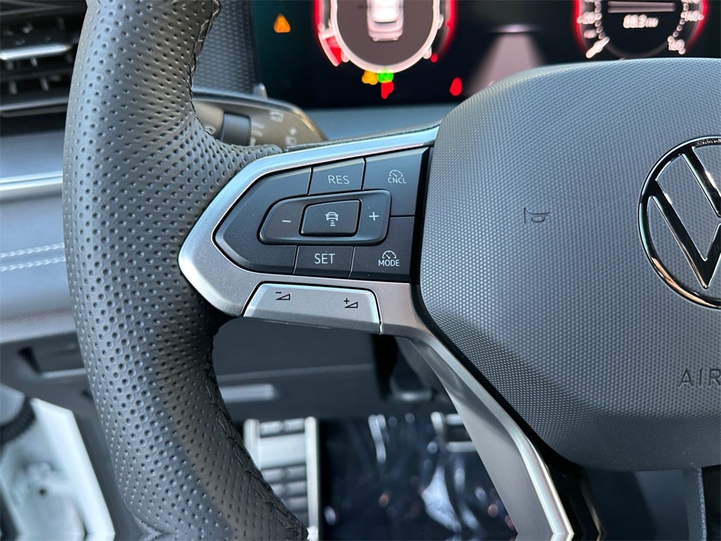 2025 Volkswagen Tiguan 2.0T SE R-Line Black