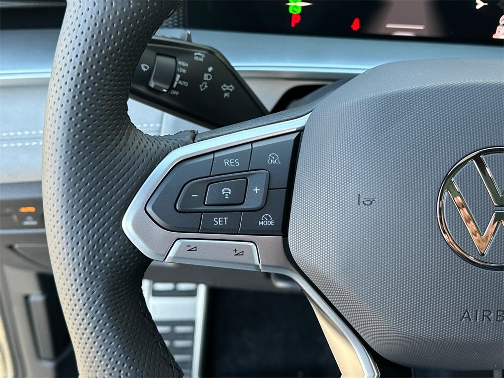 2025 Volkswagen Tiguan 2.0T SE R-Line Black