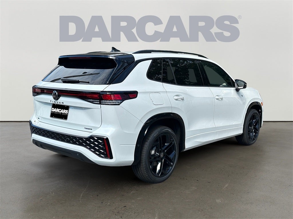 2025 Volkswagen Tiguan 2.0T SE R-Line Black