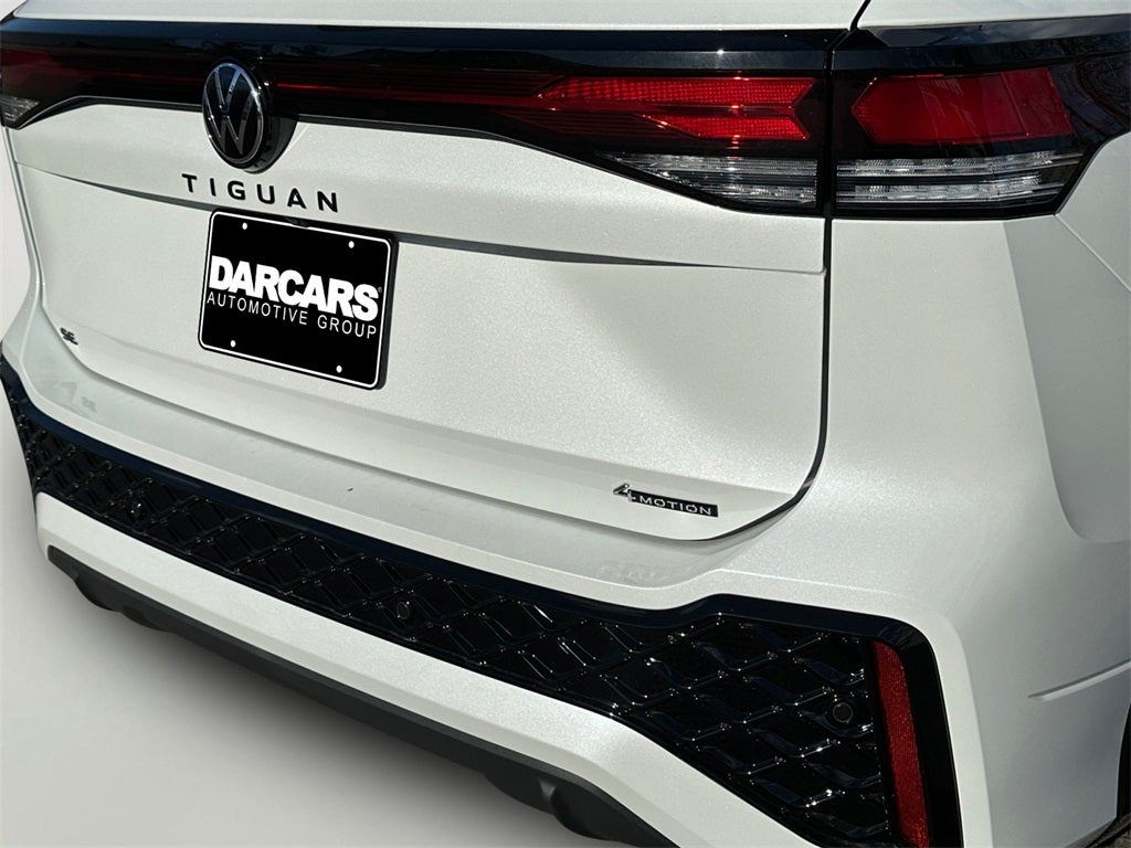 2026 Volkswagen Tiguan 2.0T SE R-Line Black