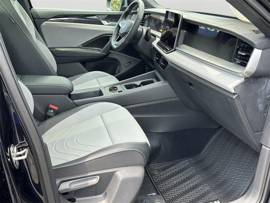 2025 Volkswagen Tiguan 2.0T SE R-Line Black