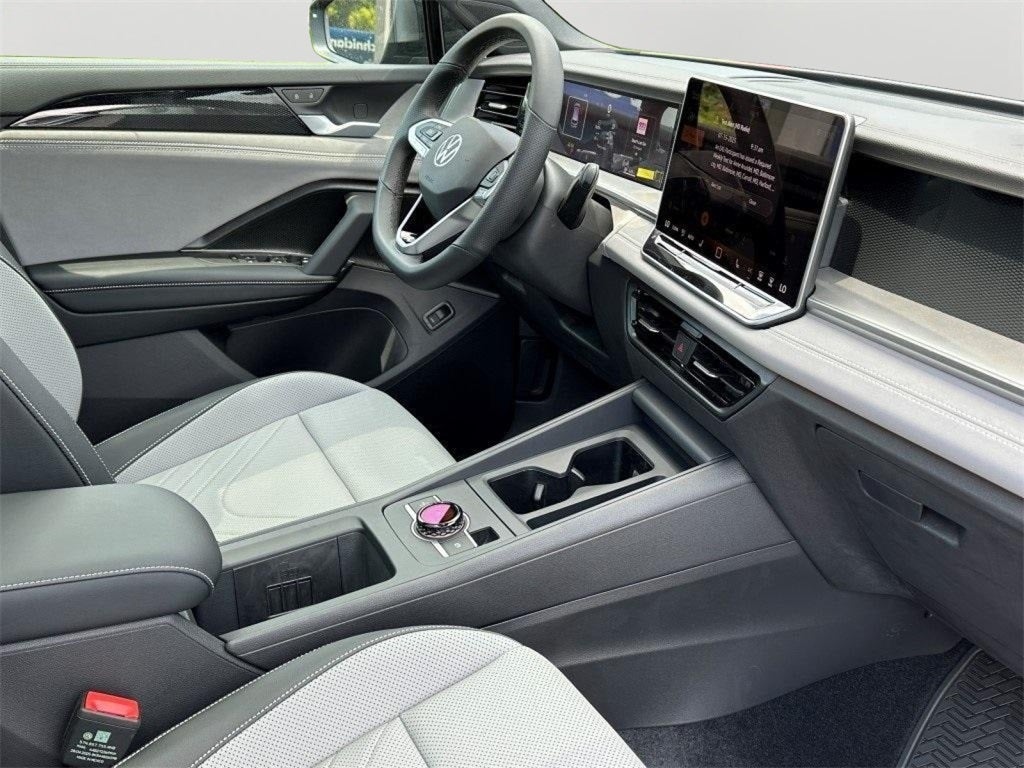 2025 Volkswagen Tiguan 2.0T SE R-Line Black