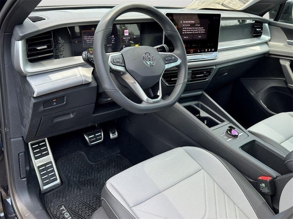2025 Volkswagen Tiguan 2.0T SE R-Line Black
