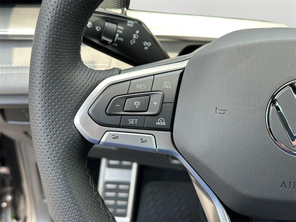 2025 Volkswagen Tiguan 2.0T SE R-Line Black