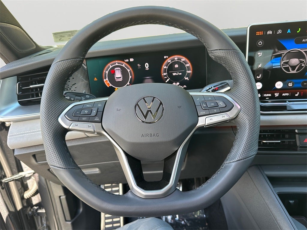 2025 Volkswagen Tiguan 2.0T SE R-Line Black