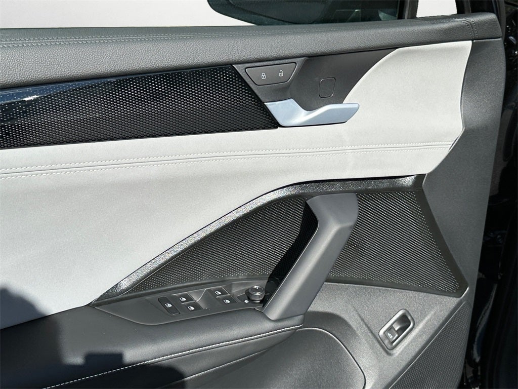 2025 Volkswagen Tiguan 2.0T SE R-Line Black