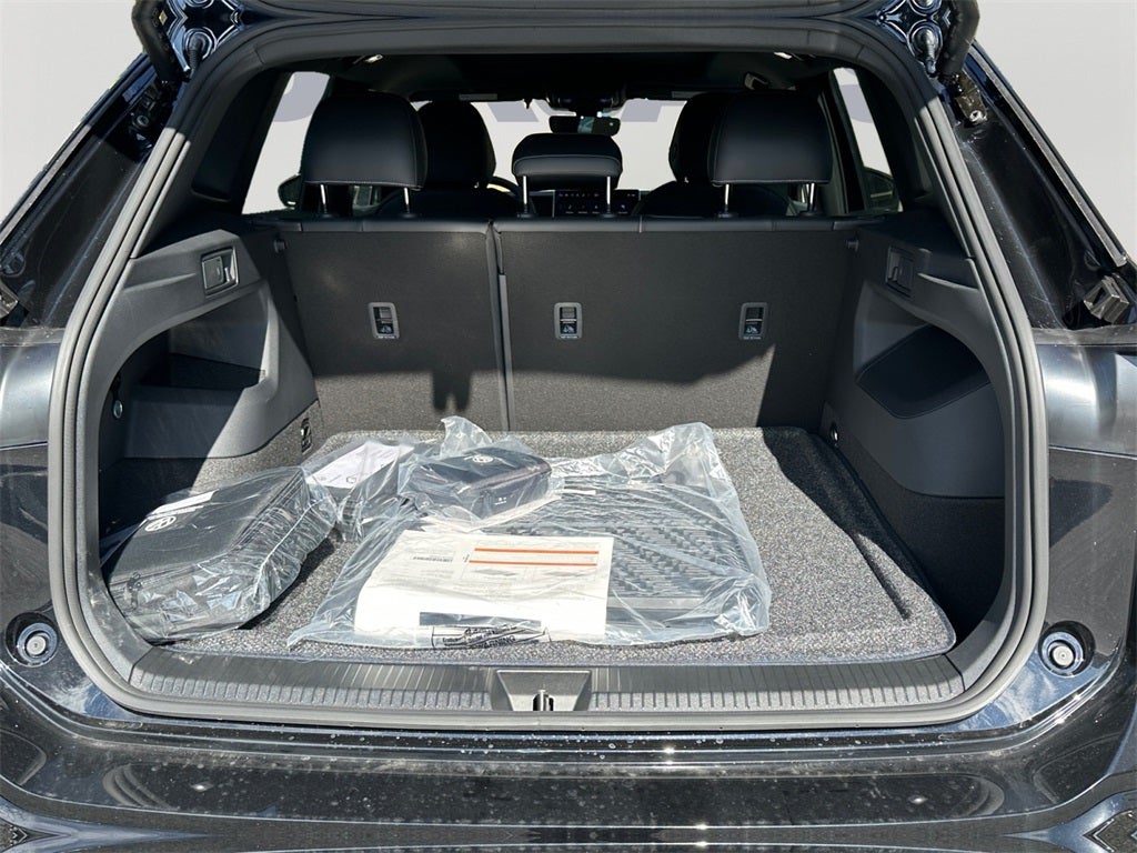 2025 Volkswagen Tiguan 2.0T SE R-Line Black