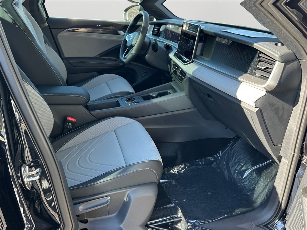 2025 Volkswagen Tiguan 2.0T SE R-Line Black