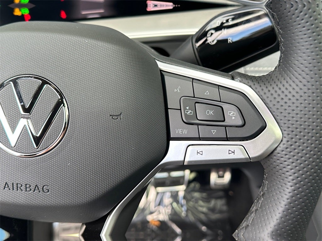 2025 Volkswagen Tiguan 2.0T SE R-Line Black