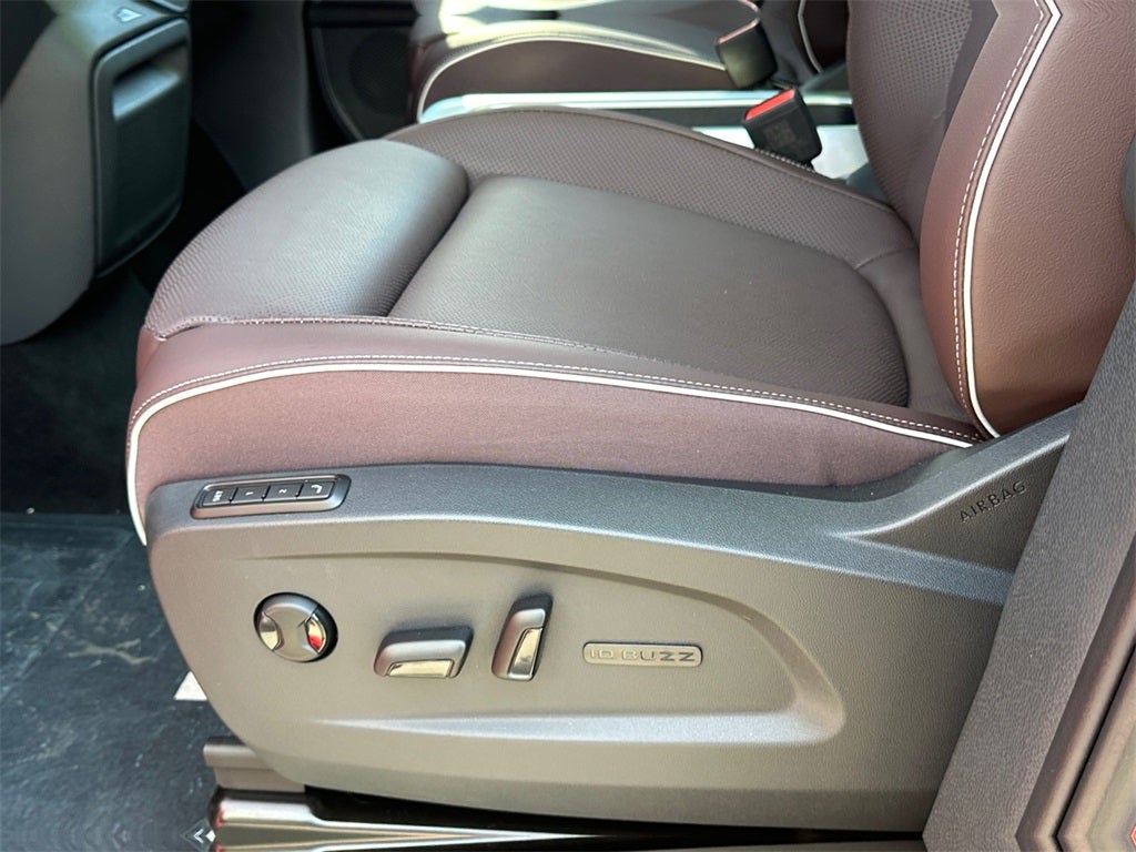 2025 Volkswagen ID. Buzz Pro S Plus