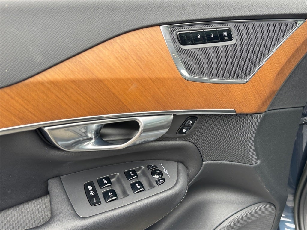 2023 Volvo XC90 B6 Plus 6-Seater