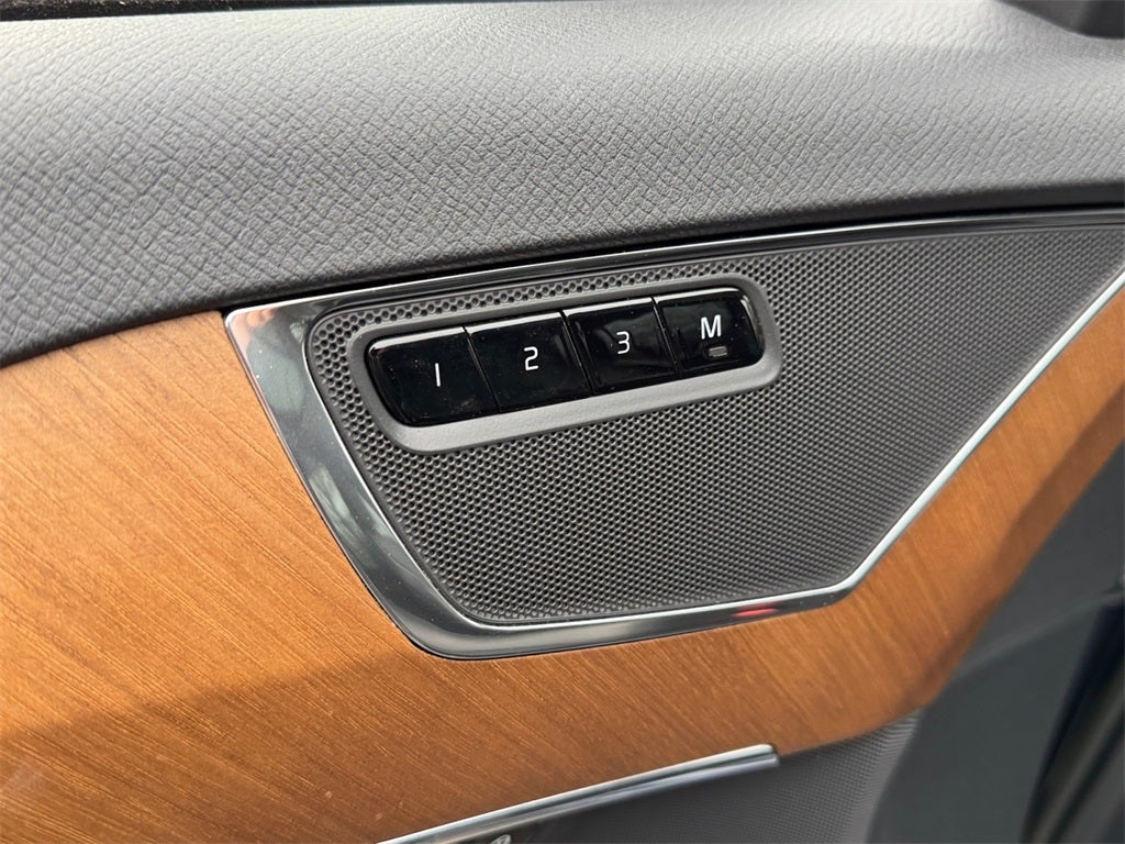 2023 Volvo XC90 B6 Plus 6-Seater