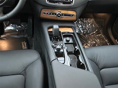 2025 Volvo XC90 B6 Plus 7-Seater