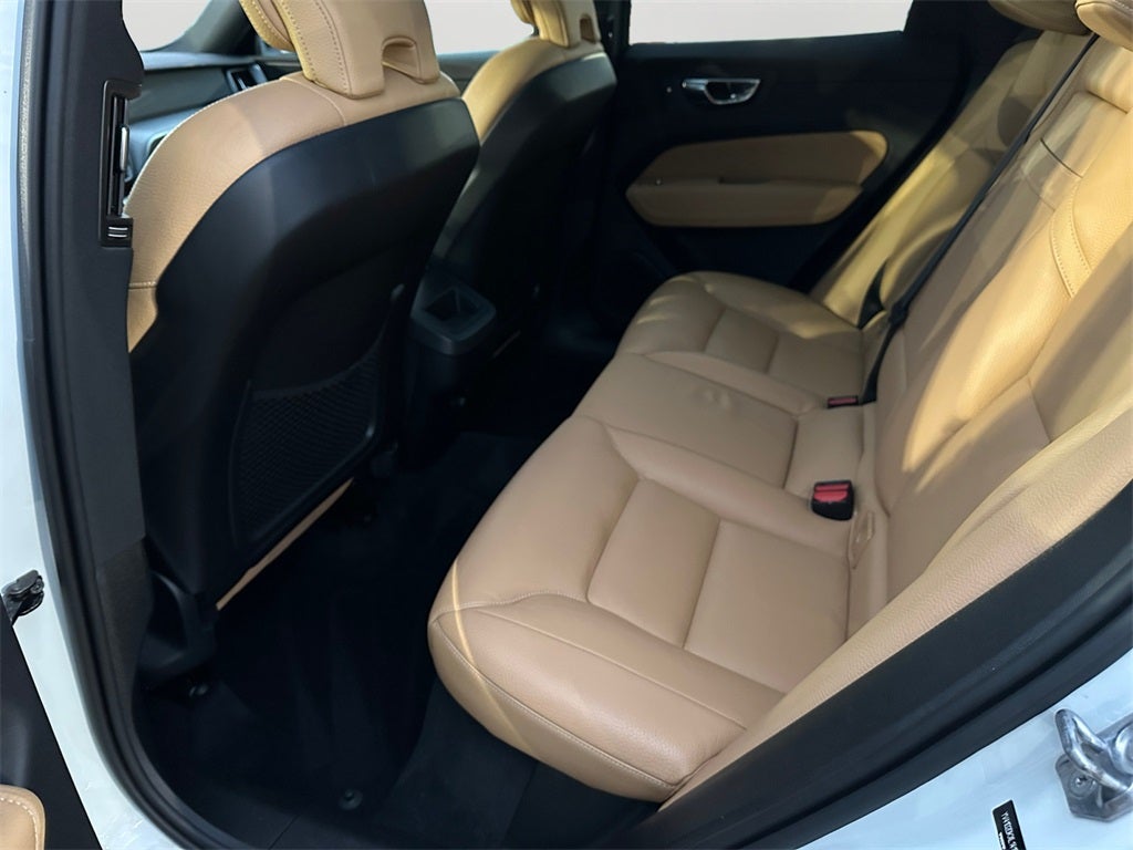 2020 Volvo XC60 T5 Momentum