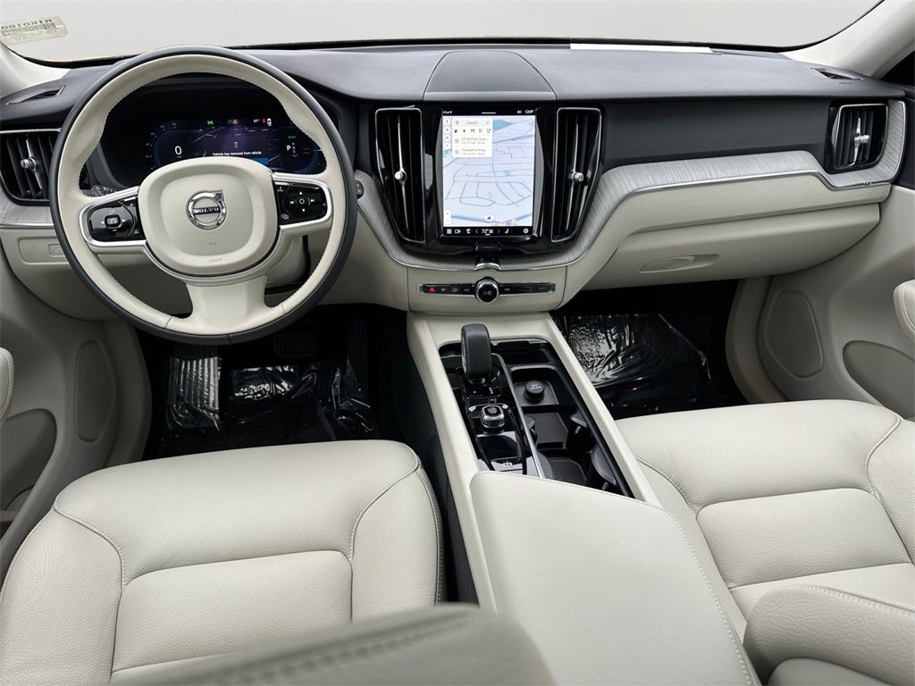 2025 Volvo XC60 Plug-In Hybrid T8 Plus