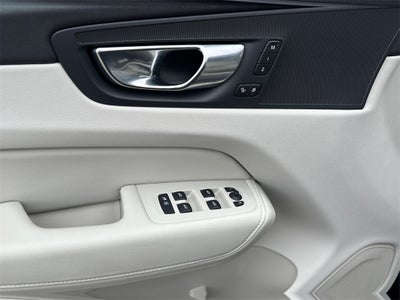 2025 Volvo XC60 Plug-In Hybrid T8 Plus