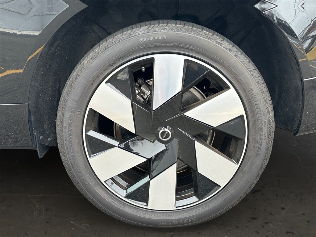 2025 Volvo XC60 Plug-In Hybrid T8 Plus