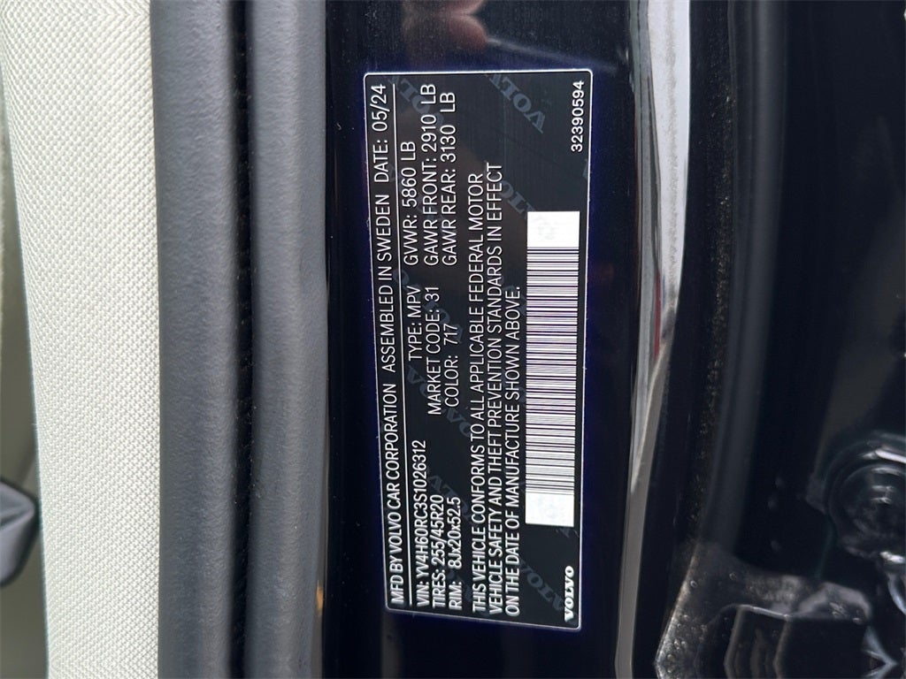 2025 Volvo XC60 Plug-In Hybrid T8 Plus