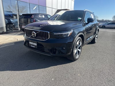 2025 Volvo XC40 B5 Plus Bright Theme
